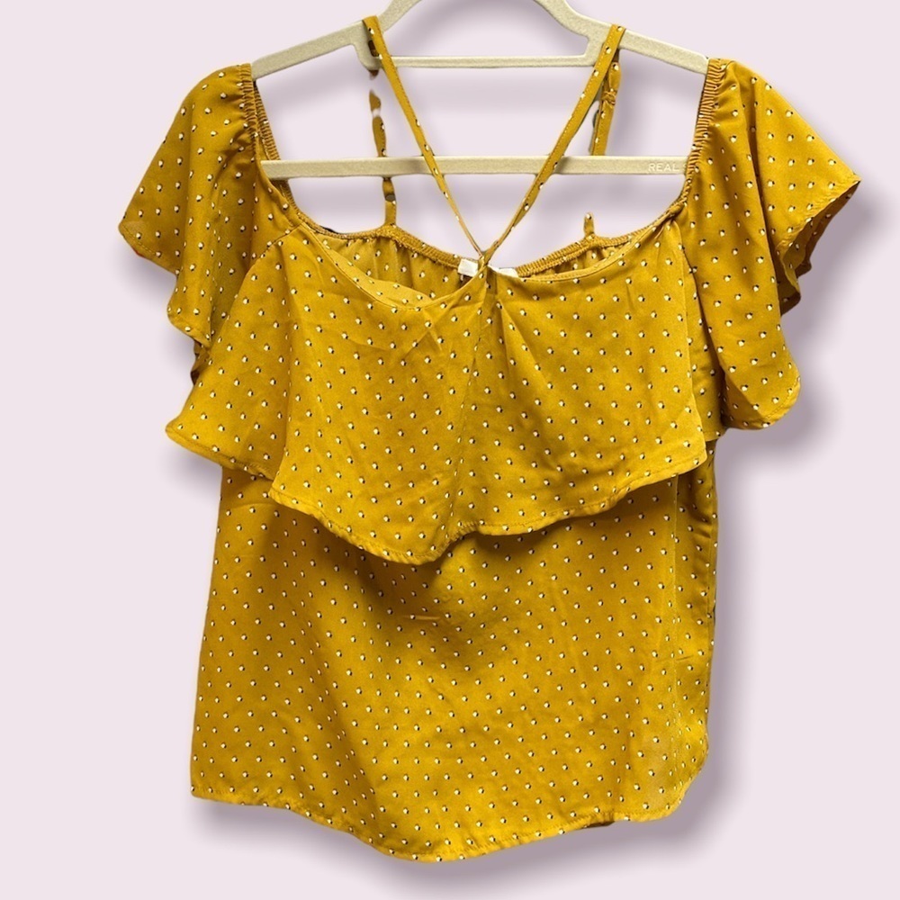 Maurices blouse peasant style ruffled neckline short sleeve dotted look Size M